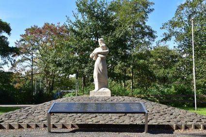 Flood monument Heijningen