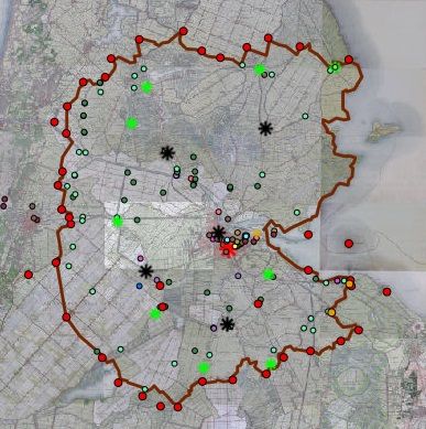 Een weergave van een historische kaart met daarop verschillende items uit de Stelling van Amsterdam.