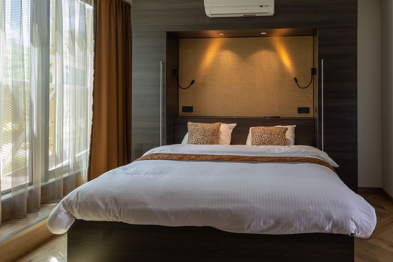 Het hotel heeft 12 luxe kamers voorzien van alle moderne gemakken. Vrijwel alle kamers hebben uitzicht op het historische centrum & eigen balkon.