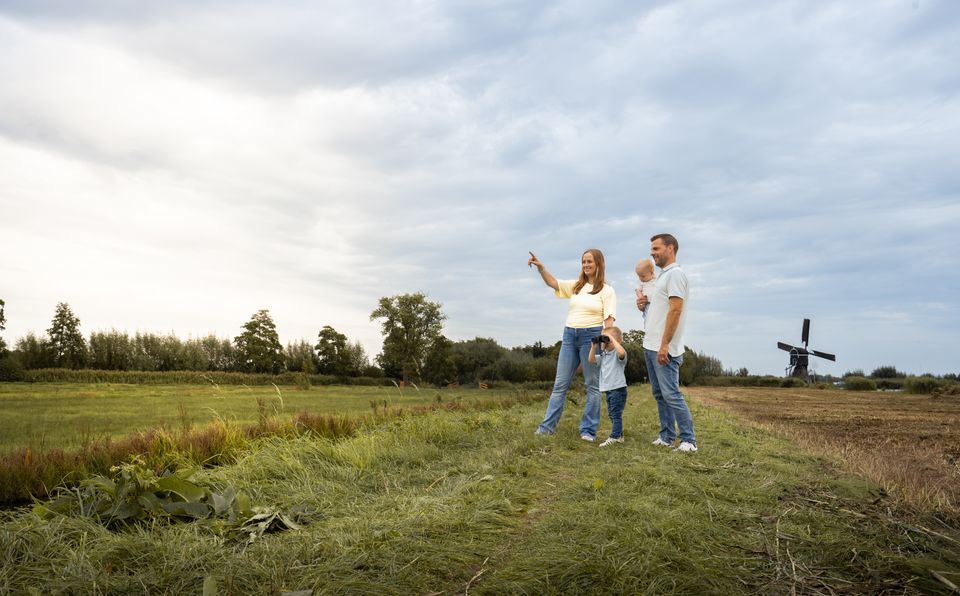 Familie wandelen in Zouweboezem