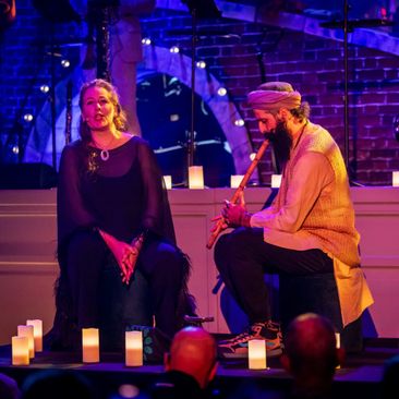 Nederlands Blazers Ensemble & Christianne Stotijn – Broze Aarde (voorpremière)