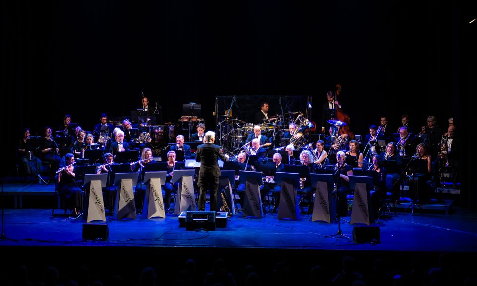 Stedelijk Orkest plays van Strauss tot House