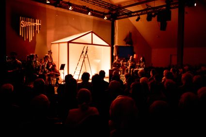 Foto gemaakt tijdens de première tijdens het Schiermonnikoog Festival maart 2026