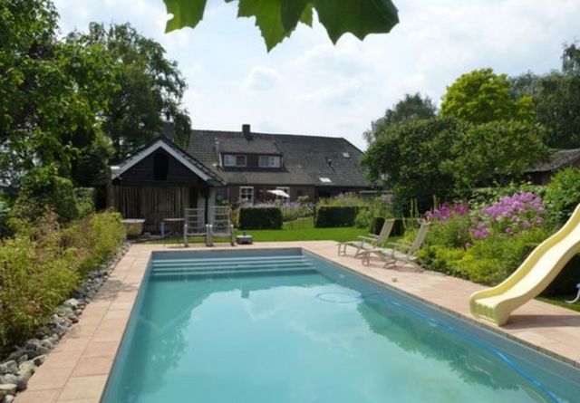 Schooteindhoeve Vlierden, Schwimmbad