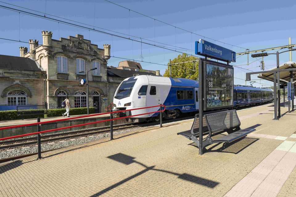 Valkenburg station drielandentrein Arriva