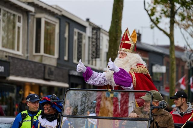 Sinterklaas tijdens de rondrit door Hilversum in 2023