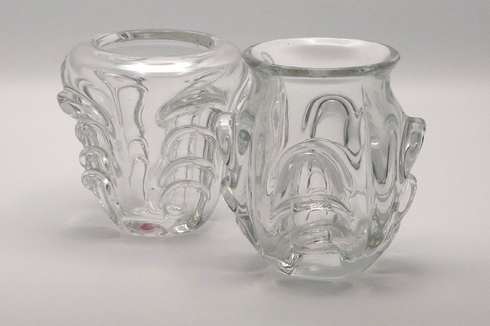 Foto met glaskunst uit de tentoonstelling Fantaisies Artistiques