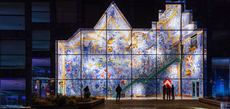 The blue gallery in het huis van Delft verlicht