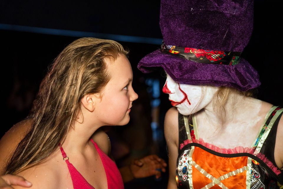 Spookzwemmen bij zwembad De Peppel