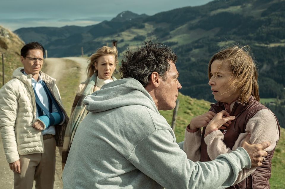 Groep boze volwassenen