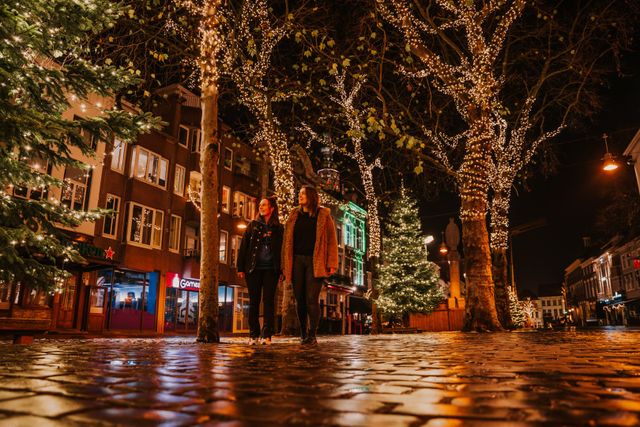 Breda centrum gehuld in kerstversiering