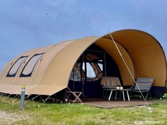 2 - 4  persoons tent in de duinen bij het strand