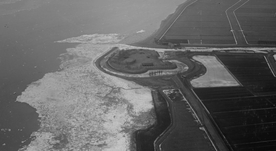 Luchtfoto van een fort aan zee