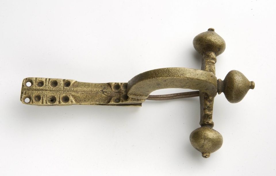 Kruisboogfibula Rossum