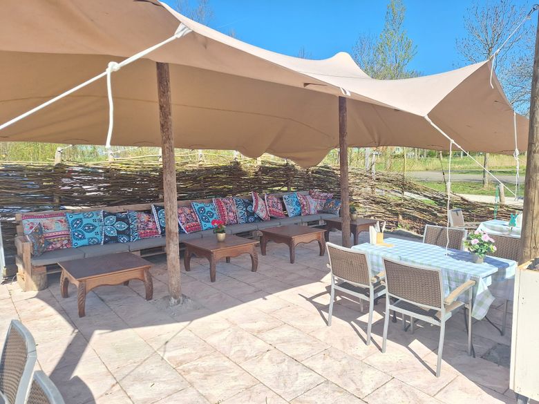 Heerlijk lounchen op onze lounche bank