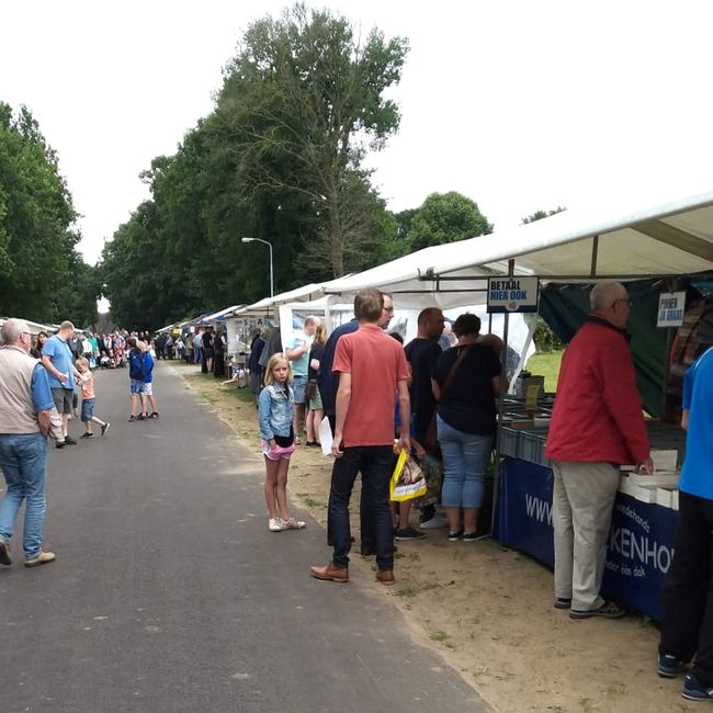 Boekenmarkt Elspeet doorkijk
