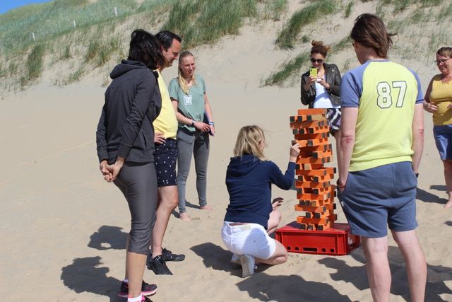 Easy Games, zonder intensiteit.