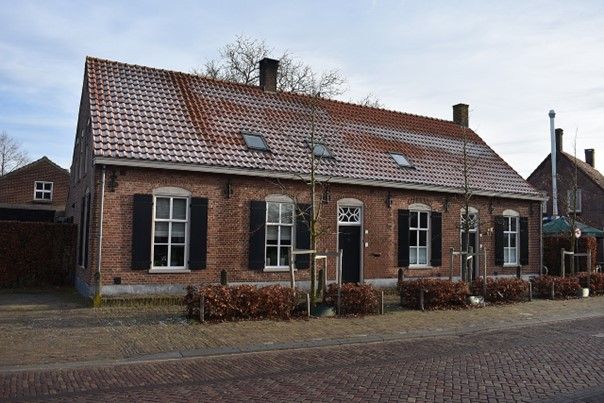 woonhuis met smidse in Middelbeers