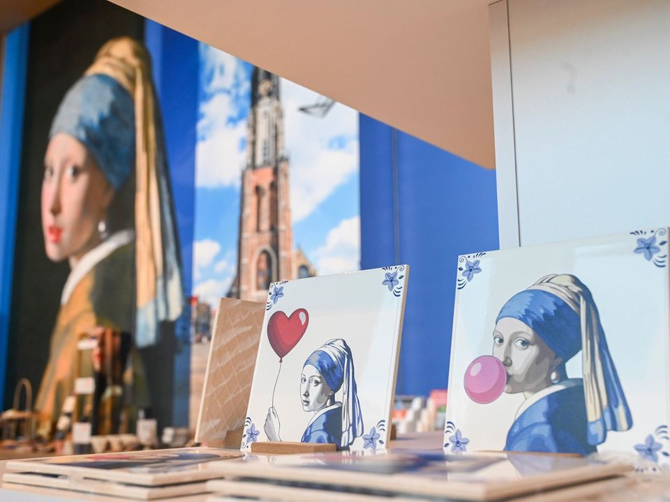 Tegelsouvenirs van het Meisje met de Parels