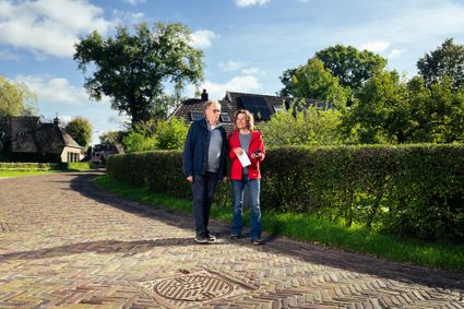 Wandelen door het dorp Vledder