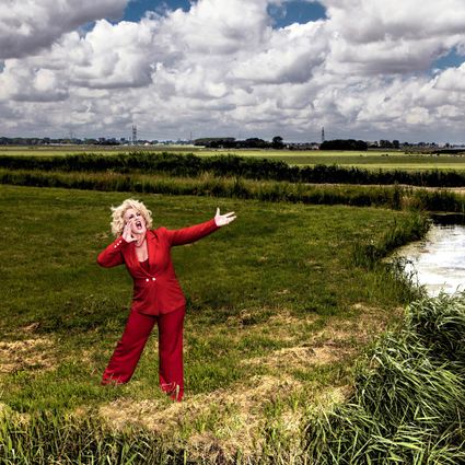 KARIN BLOEMEN