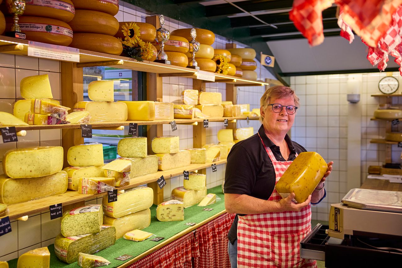 In de kaaswinkel