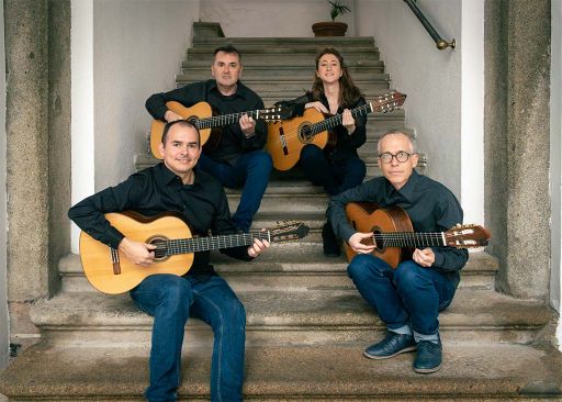 Caceres Guitar Quartet: Miscelánea, met vier gitaren door Spaanse klassiekers