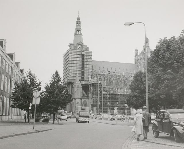 In de vorige eeuw stond de toren van de Sint-Jan ook  in de steigers. 