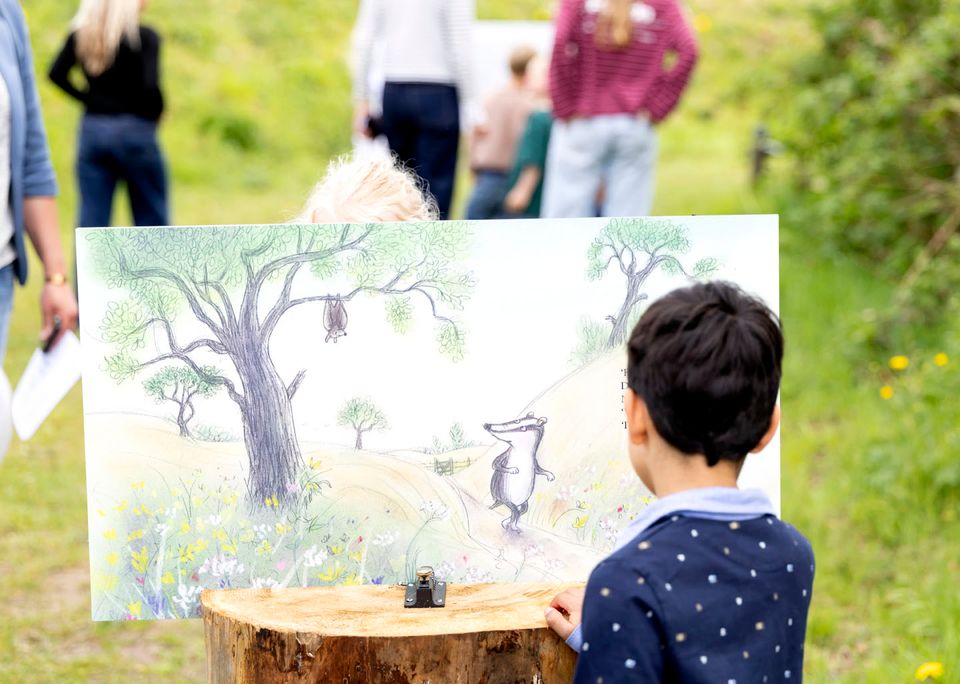 Buiten op het fortterrein van Fort de Gagel is de expositie voor jong en oud te bewonderen.
