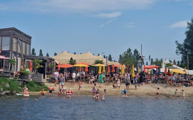 Strandpaviljoen Oranje Buiten in Hoorn