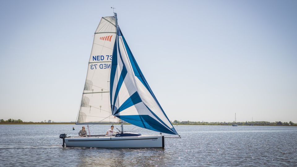 RS Aira 22 offenes Segelboot für 1–6 Personen, auch mit Gennaker