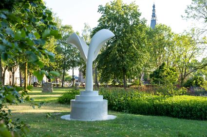 Kunstwerk 'Vrijheid in Verbondenheid' uit 2026 in het Processiepark in Boxtel