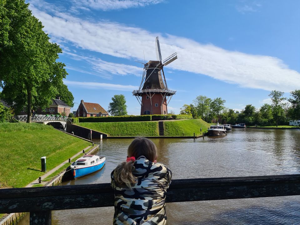 De prins wil namelijk dat er rondom Dokkum een zeshoekig verdedigingswerk wordt aangelegd.
