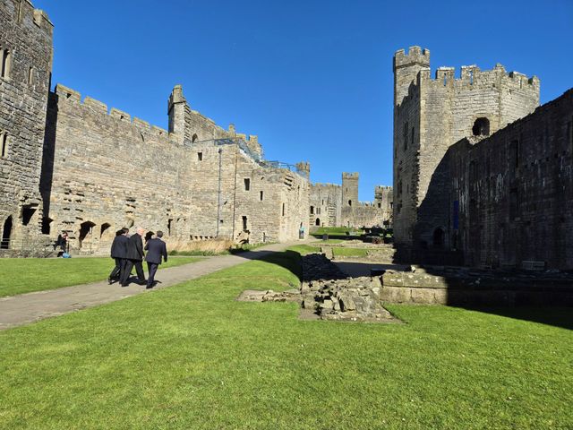 Het middeleeuwse kasteel van Caernarfon in Noord-Wales