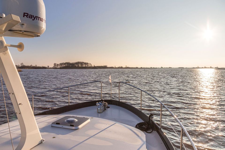 Vaarroute op het Sneekermeer in de winter