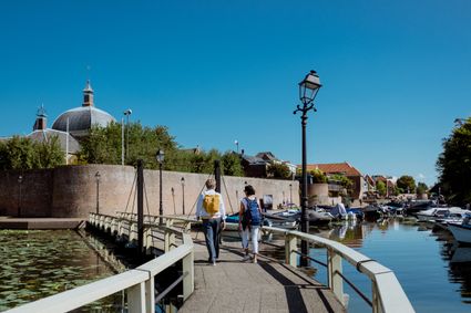 Foto van wandelaars in Leerdam