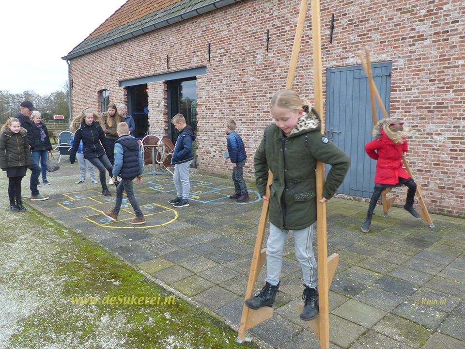 Oud-Hollandse spelletjes bij museum De Sukerei