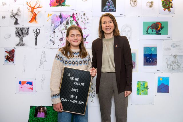 Svea Kinn-Svensson met wethouder Evelien Kostermans