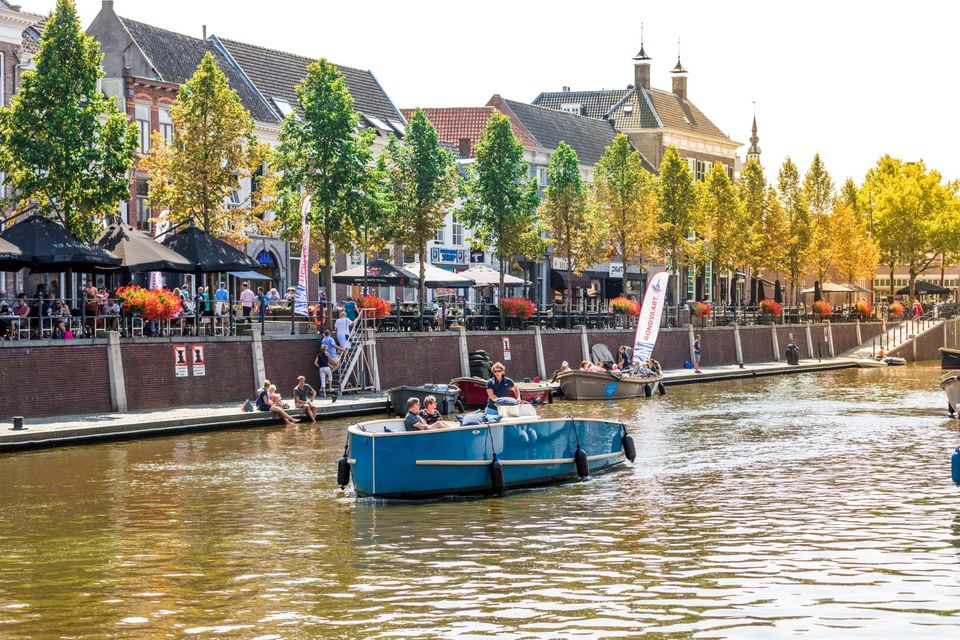 Bootje in de haven van Breda