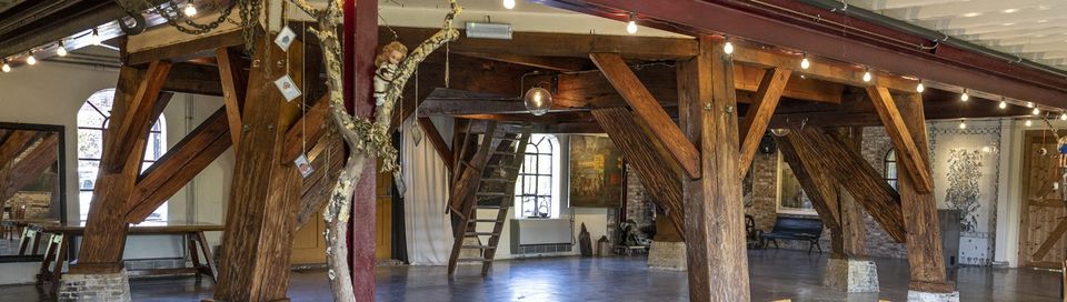 Hier is de plek te zien waar straks een mooie groep mensen komt genieten van een heerlijk klankconcert