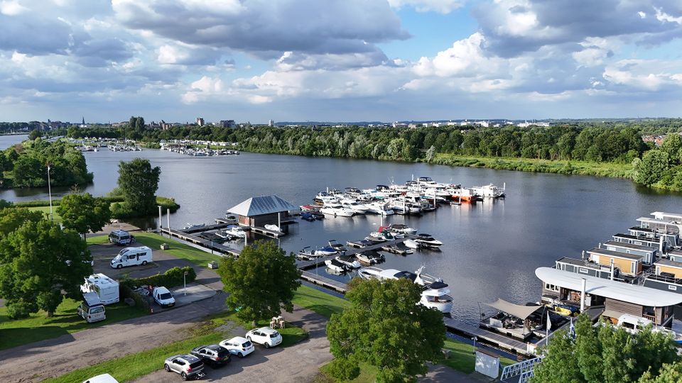 Maastricht Marina boothuisjes bovenaanzicht