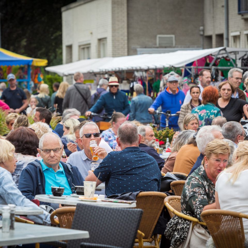 Op het terras sfeermarkt Arcen