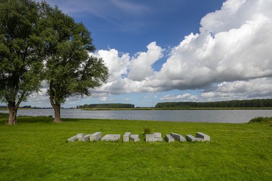 Kunstpicknickplaats Hier = Nu