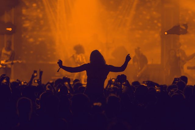 Publiek bij podium
