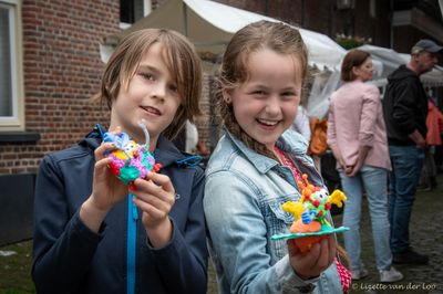 kinderen met kleikunst