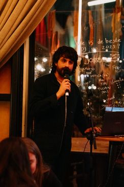☰ × Home Programma Over Hubert Vacatures Hubert pubquiz met Floris