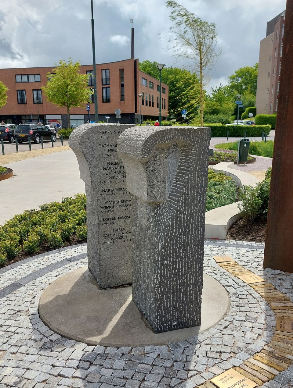 Oorlogsmonumenten Kyriat Onoplein Drachten