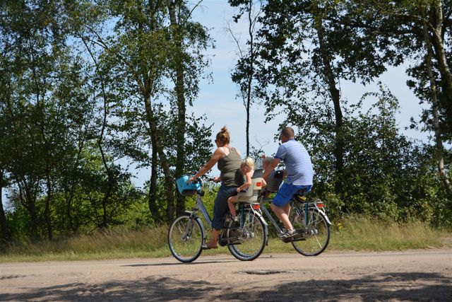 Gezin op de fiets