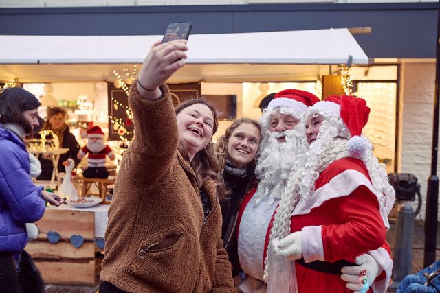 Selfie maken met de Kerstman