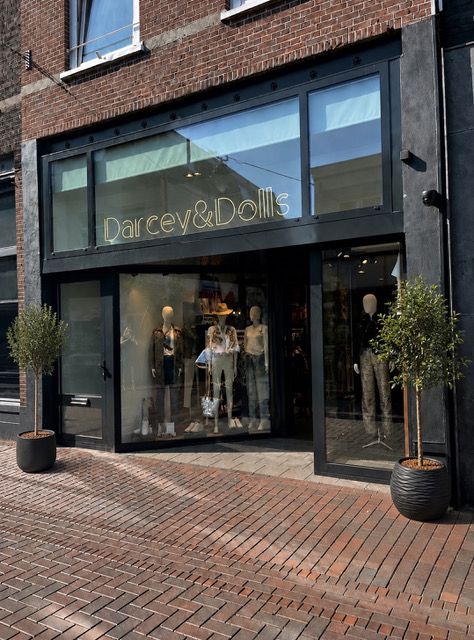 Darcey & Dolls winkelpui